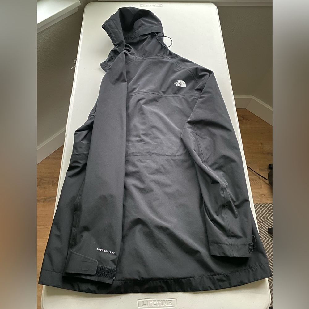 North Face Rain Jacket W’s XL -Longer length - Picture 3 of 3